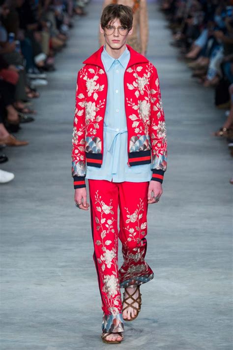 Watch Gucci Men's Spring Summer 2016 Live!